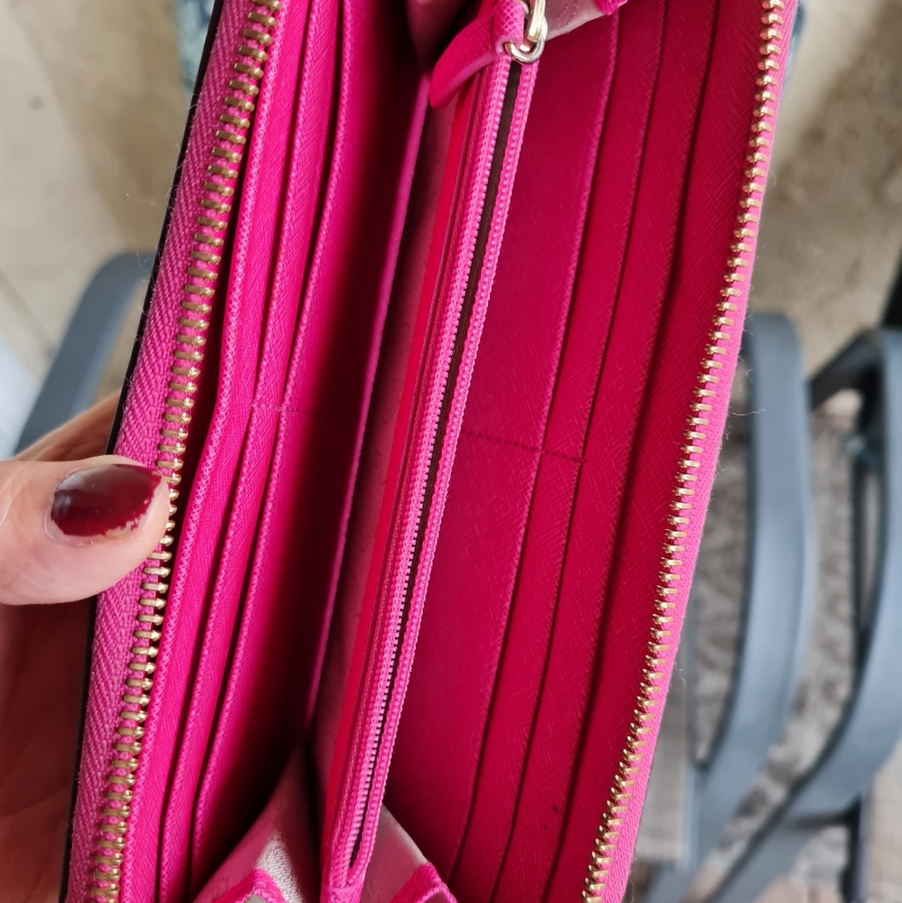 MK Wallet - Picture 3 of 5